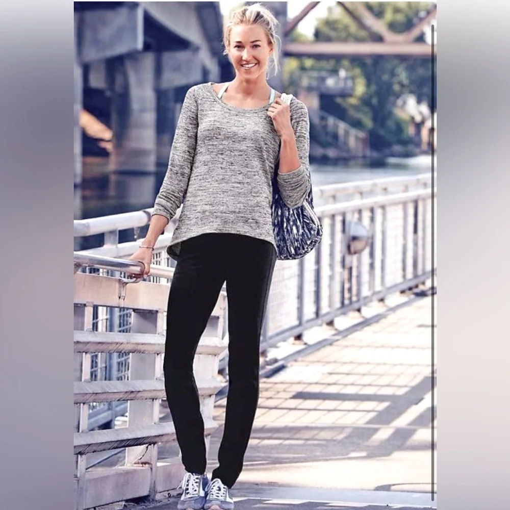 ATHLETA No Sweatin' It Sharkbite Top in Gray Heather (Size:XS)